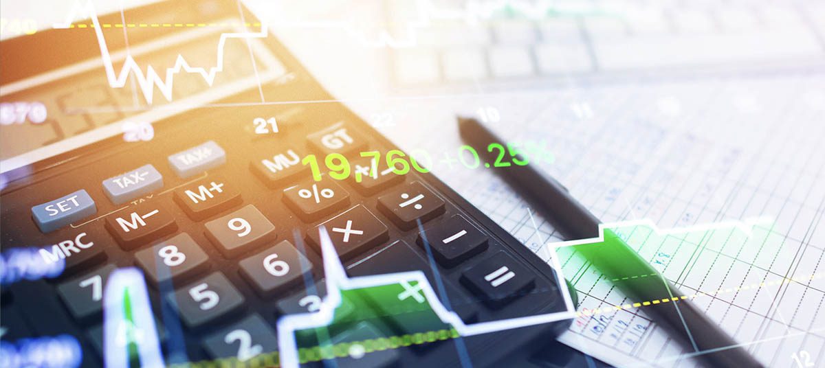 Financial analysis with calculator and charts