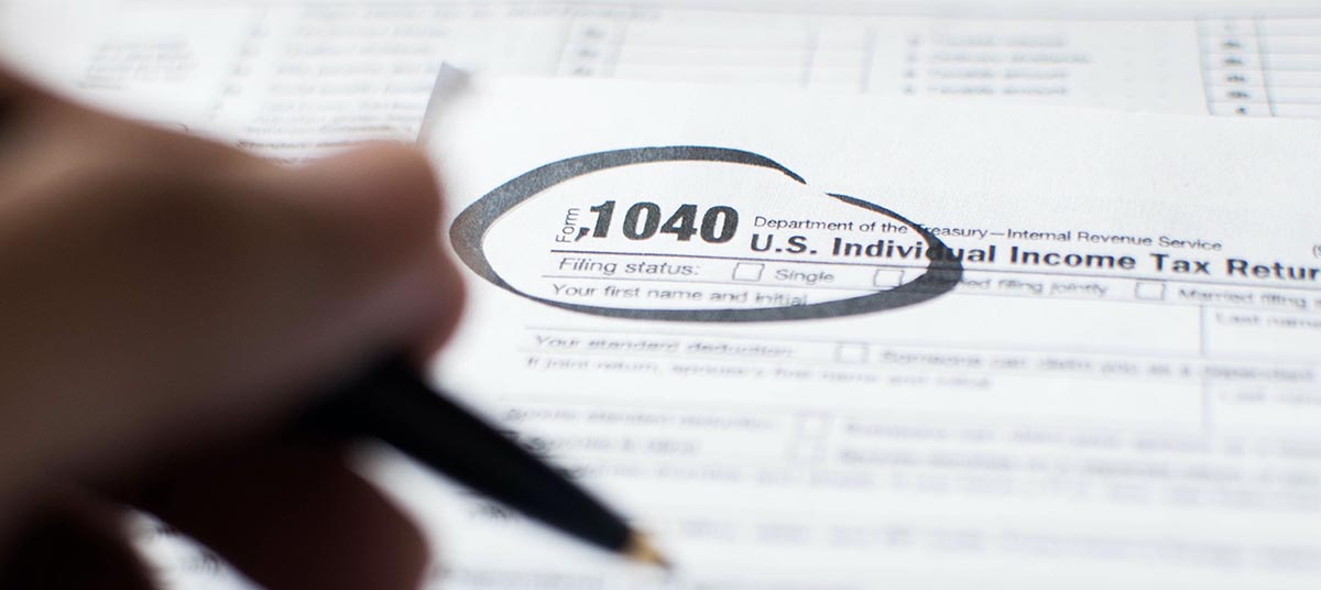 Filling out U.S. tax form 1040