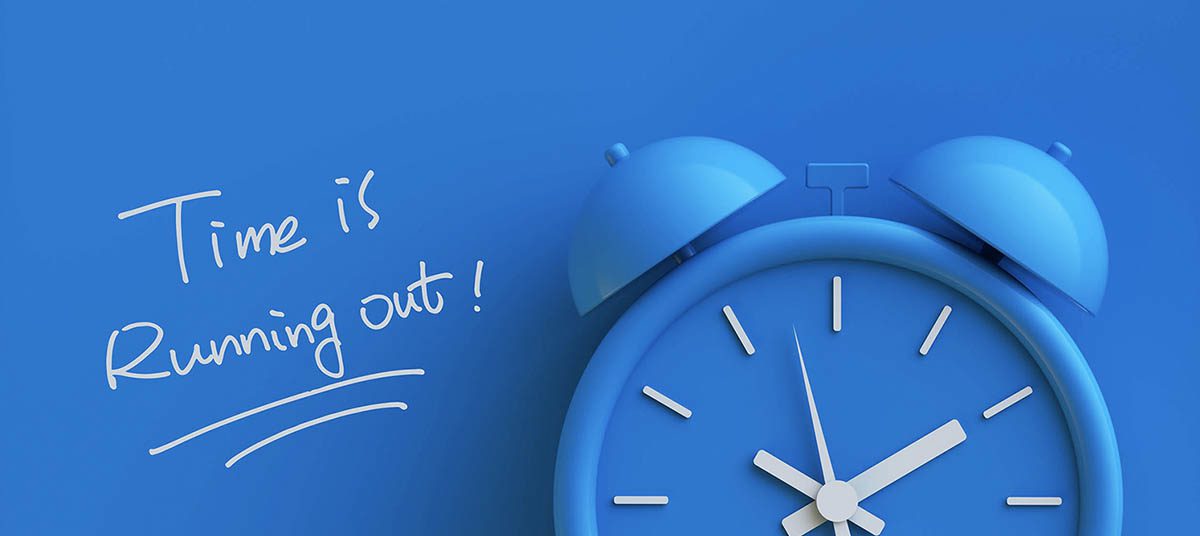 Blue alarm clock with urgent message