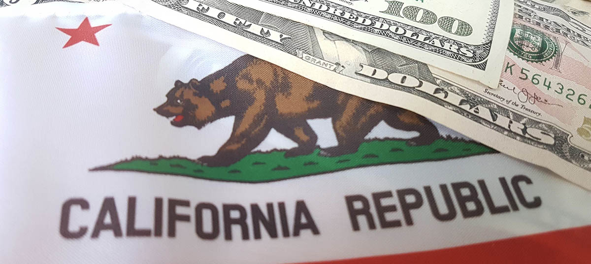 Bear flag and currency overlap