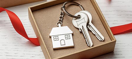 House keychain in gift box
