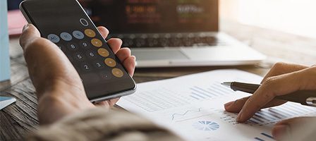 Analyzing financial charts with calculator app